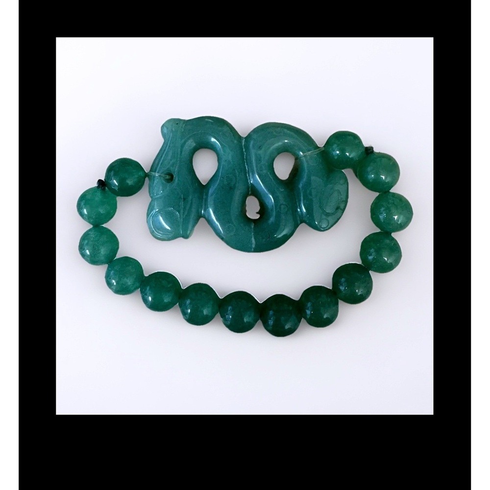 Green‎ Jadeite Jade Beaded Stretch Bracelet Carved Dragon Charm 10mm Beads